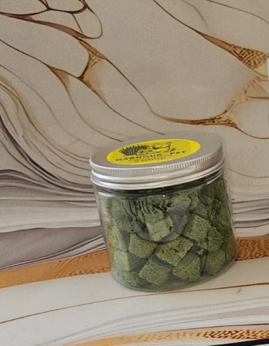 تريت عشب🌿 القط المجفف55g. (تاريخ الانتهاء 12/2027)
